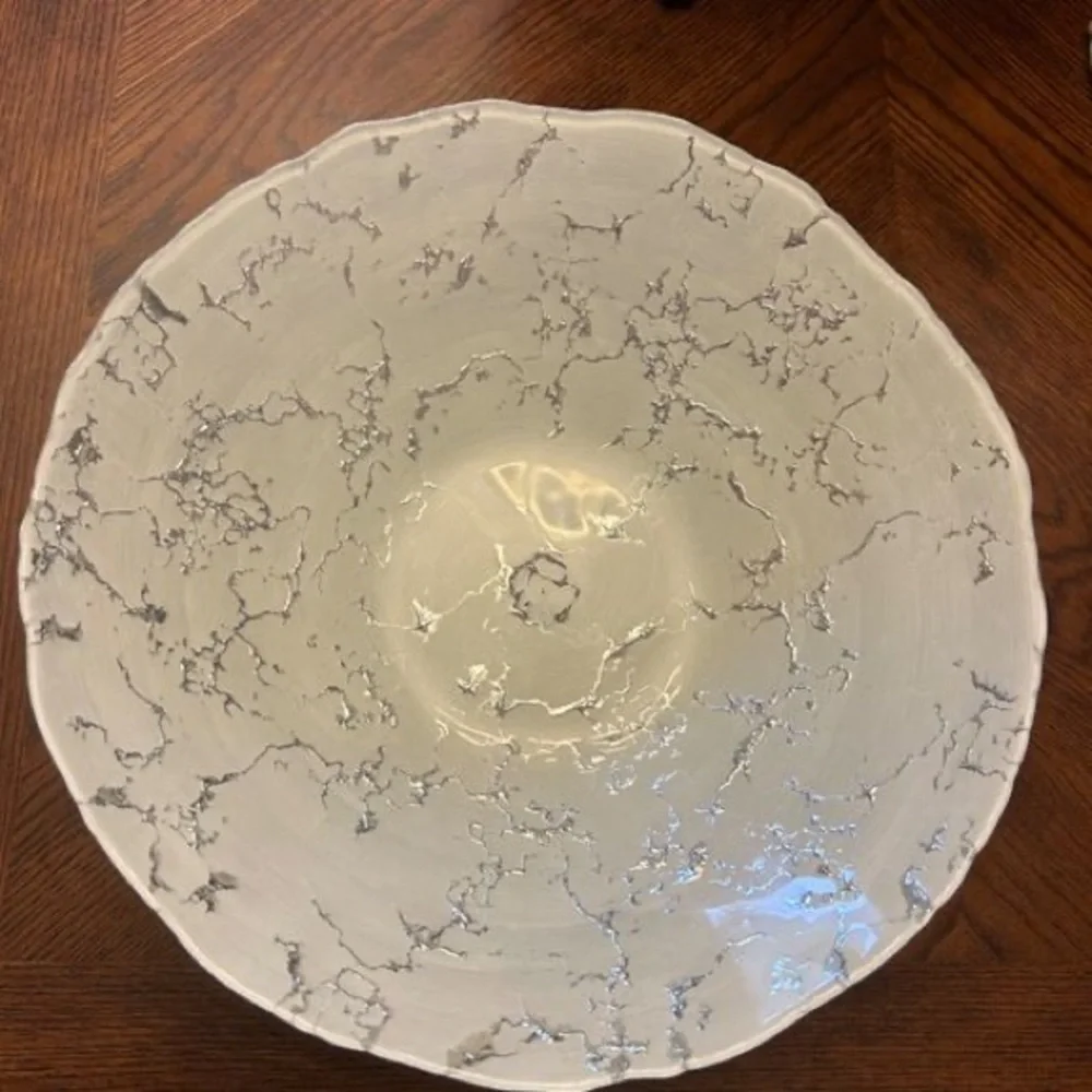 Vintage white and silver raised pedestal decorative bowl - Picture 2 of 5